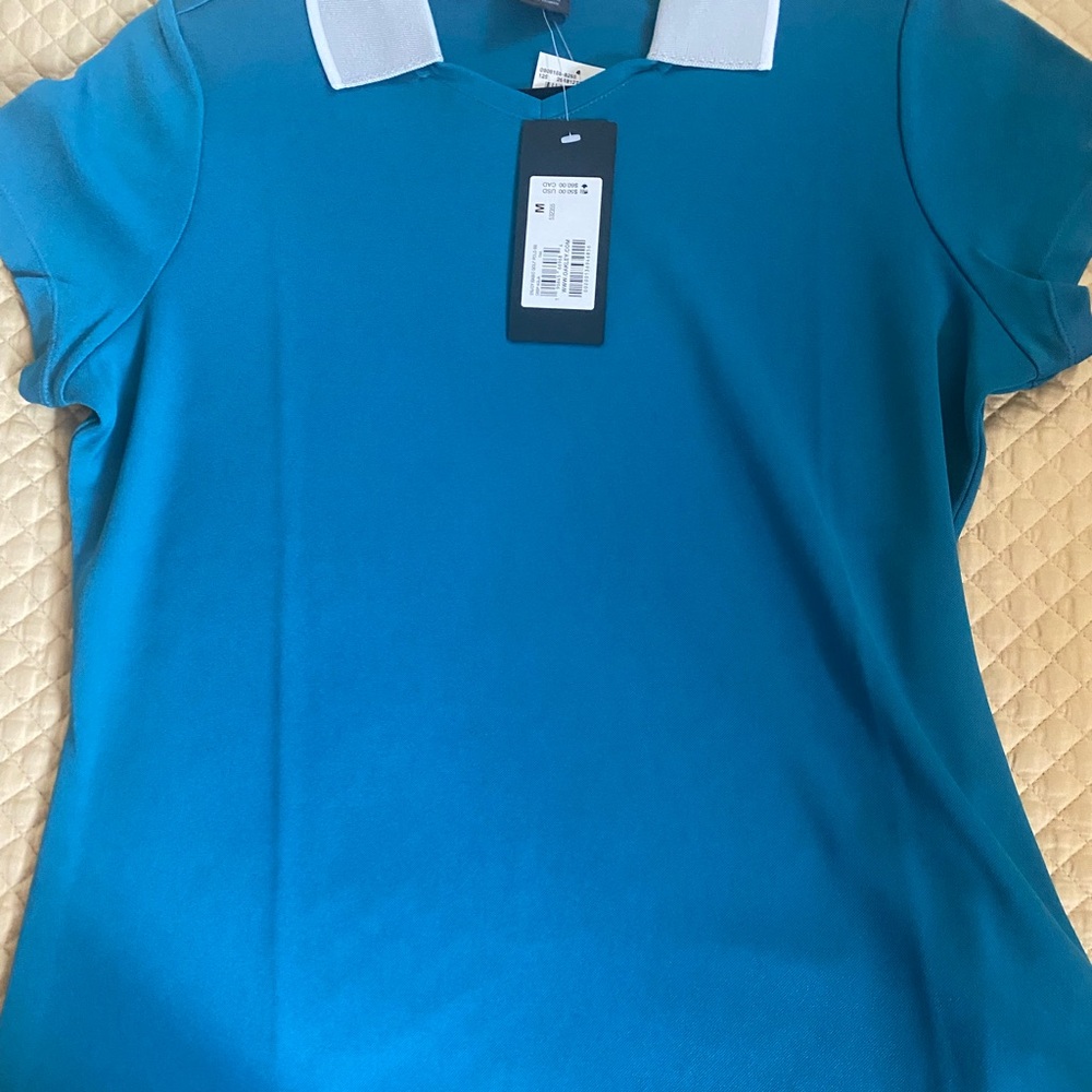 Oakley golf …NWT Blue Women's Top